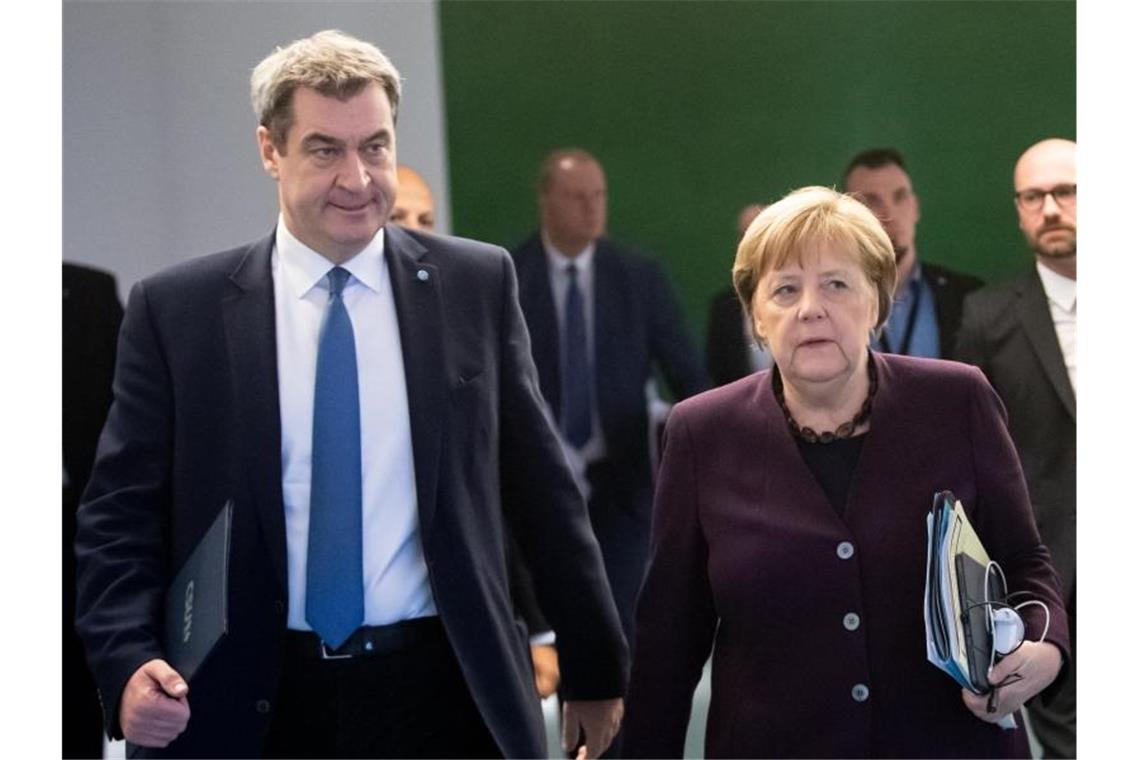 Wahlumfrage: Union bei 39 Prozent CSU-Chef Markus Söder (r.) und Bundeskanzlerin Angela Merkel. Foto: Bernd von Jutrczenka/dpa