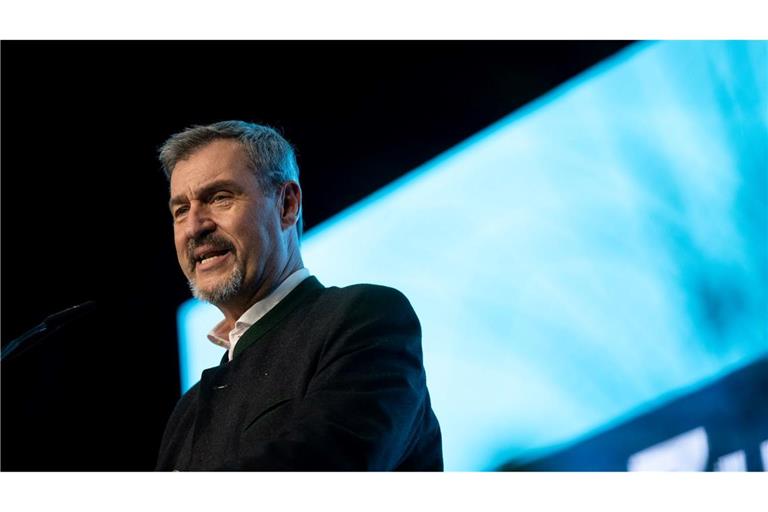 CSU-Chef Söder meint: "Ohne Auto droht ein Kollaps."