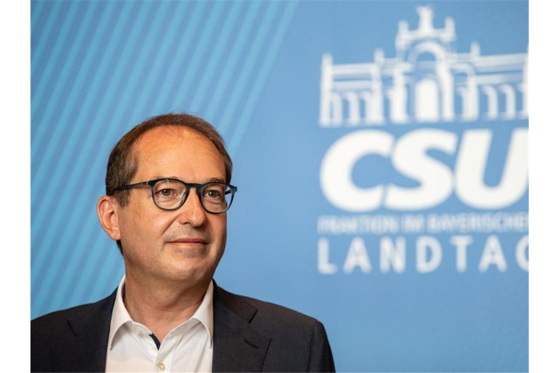 CSU-Landesgruppenchef Alexander Dobrindt spricht sich für finanzielle Unterstützung zugunsten der UN-Flüchtlingshilfe aus. Foto: Matthias Balk/dpa