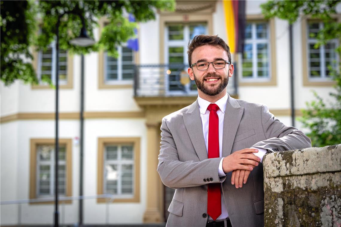 Da er viel Zeit in seinem Büro im Wasserschloss verbringt, ist es Gabriel Nold wichtig, auch in der Freizeit ansprechbar zu sein. Foto: Alexander Becher