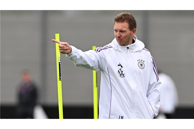 Da geht's lang zur WM: Julian Nagelsmann beim Training in Herzogenaurach.