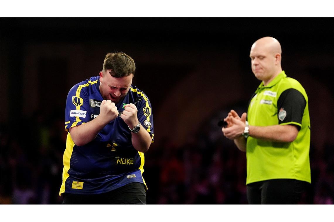 Beginn einer Ära: Weltmeister Littler pulverisiert Rekorde Da staunt auch Ex-Champion Michael van Gerwen.