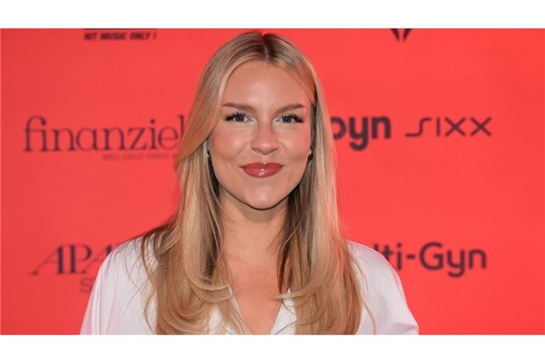Dagi Bee ist eine der bekanntesten Influencerinnen Deutschlands. Sie&nbsp;fahndet auf Instagram nach zwei jungen Männern, die einen Schaden hinterlassen haben sollen. (Archivbild)