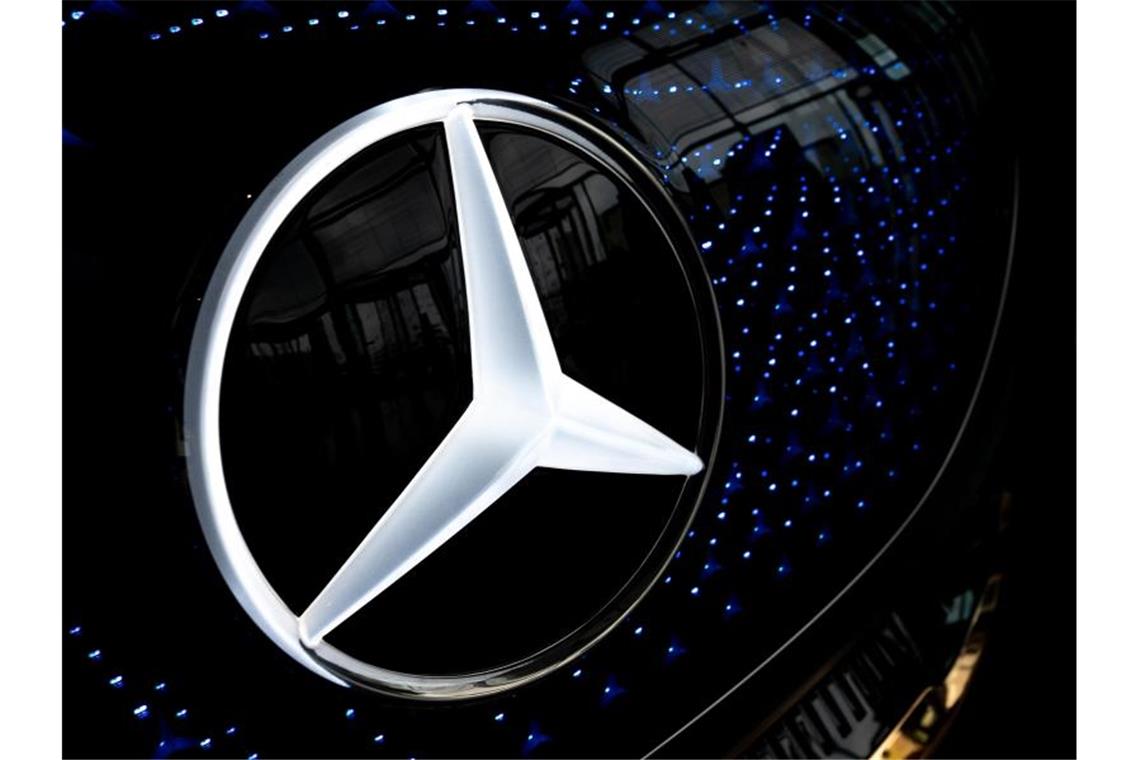 Daimler will führender E-Autobauer werden Daimler will sich verstärkt auf den Bau von E-Autos konzentrieren. Foto: Sebastian Gollnow/dpa