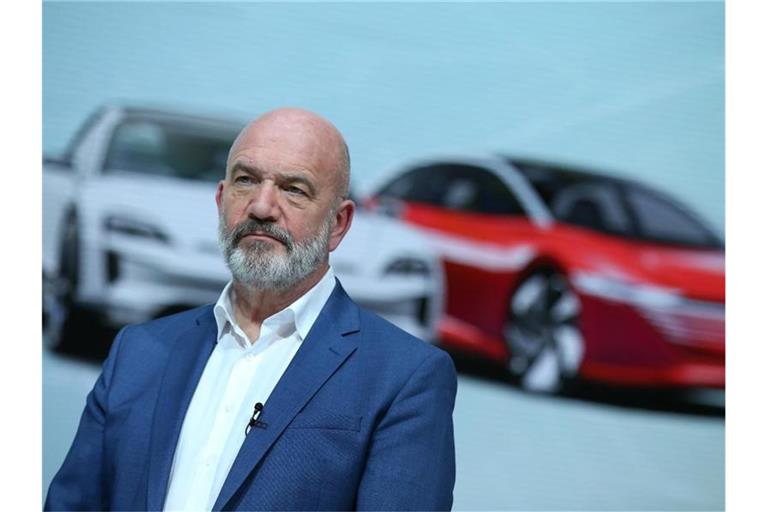 Damaliger Betriebsratschef Bernd Osterloh während einer Pressekonferenz in der Zentrale der Volkswagen AG in Wolfsburg. Foto: Ronny Hartmann/dpa-Zentralbild/dpa