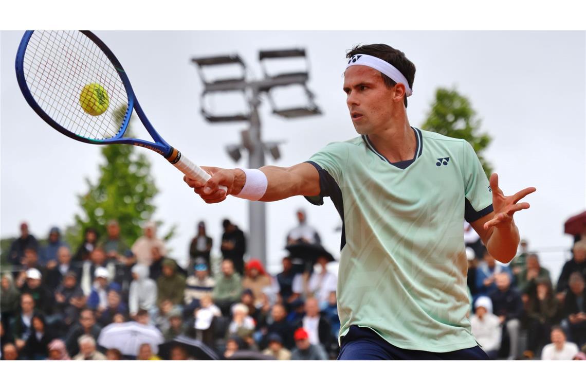 Daniel Altmaier bei French Open in Runde drei Daniel Altmaier steht in Paris als erster Deutscher in Runde drei.