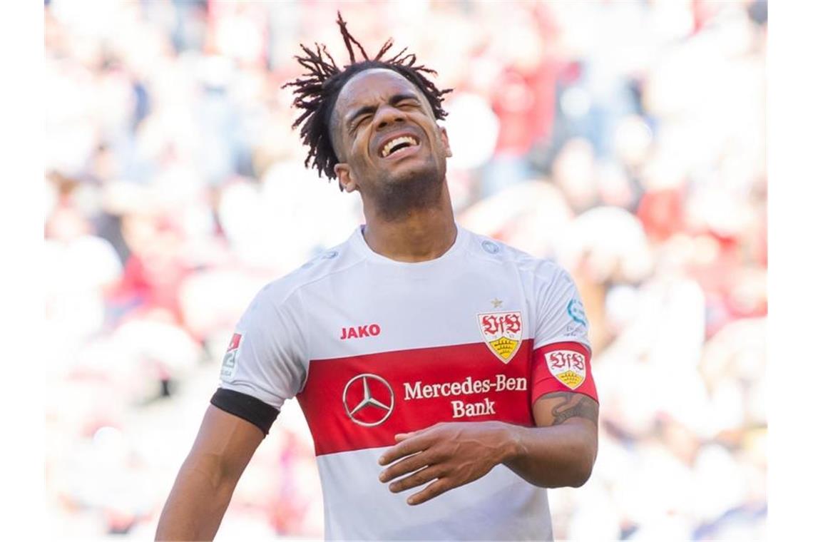 VfB Stuttgart auch beim Derby in Karlsruhe ohne Didavi Daniel Didavi vom VfB Stuttgart verzieht das Gesicht während des Spiels. Foto: Tom Weller/dpa/Archivbild