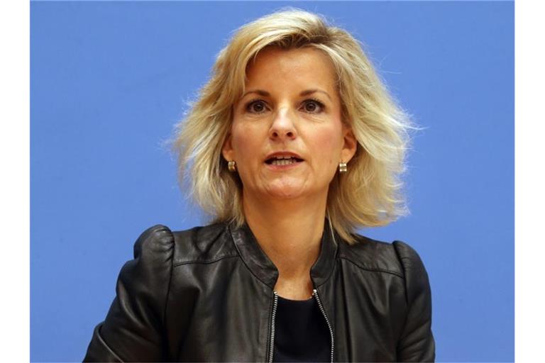 Daniela Ludwig, Drogenbeauftragte der Bundesregierung, spricht. Foto: Wolfgang Kumm/dpa