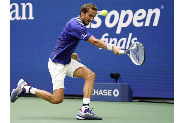 Daniil Medwedew in Aktion beim US-Open-Finale. Foto: John Minchillo/AP/dpa