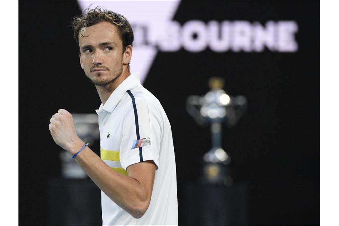 Würdiges Finale: Imposanter Medwedew fordert Djokovic heraus Daniil Medwedew steht zum ersten Mal im Finale der Australian Open. Foto: Andy Brownbill/AP/dpa