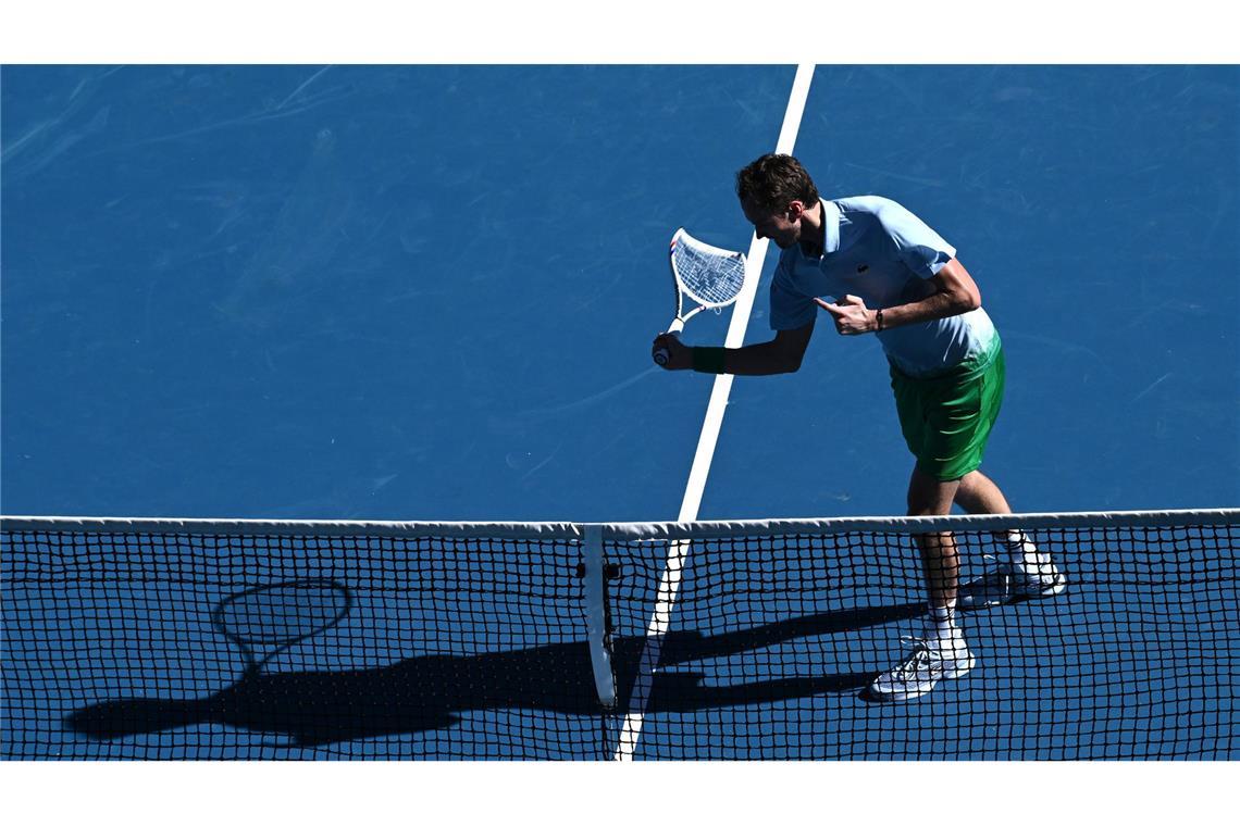 Gefrusteter Medwedew drischt auf Netz-Kamera ein Daniil Medwedew war bei den Australian Open ziemlich gefrustet.