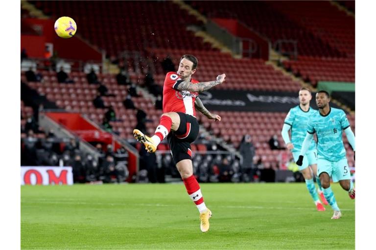 Danny Ings (M) schoss Southampton gegen den FC Liverpool früh zum Sieg. Foto: Naomi Baker/PA Wire/dpa