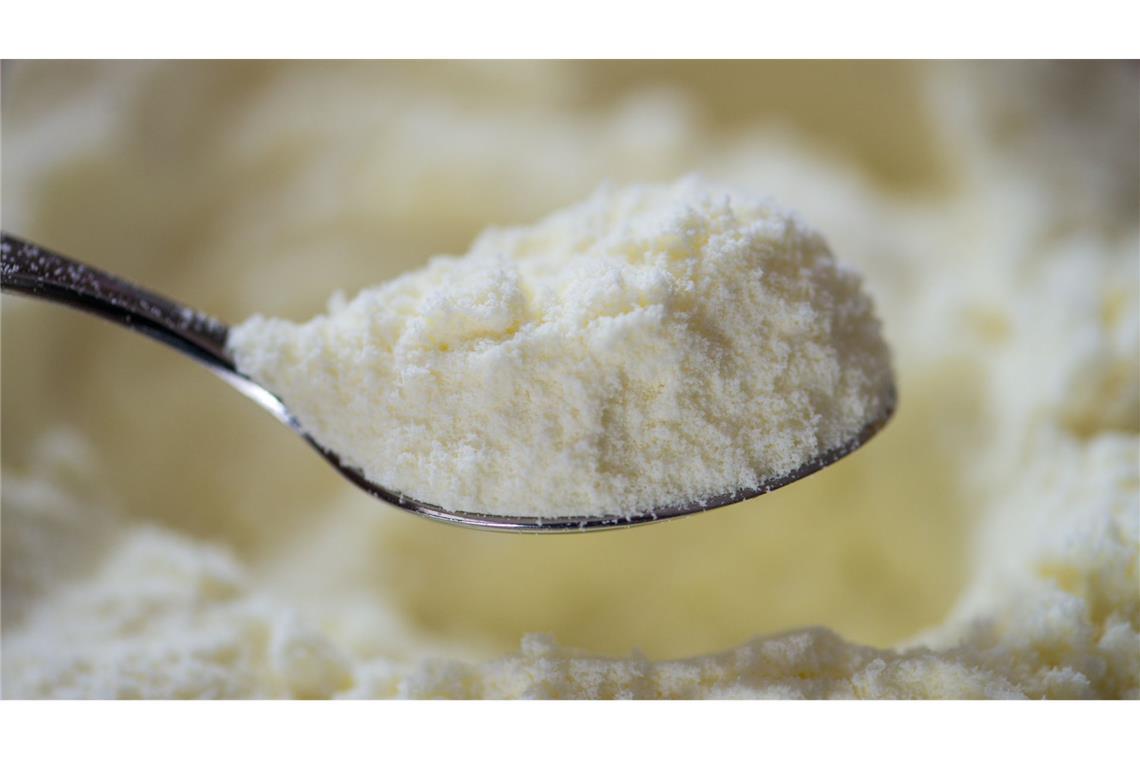 Danone ruft bestimmte Babynahrung zurück. (Symbolbild)