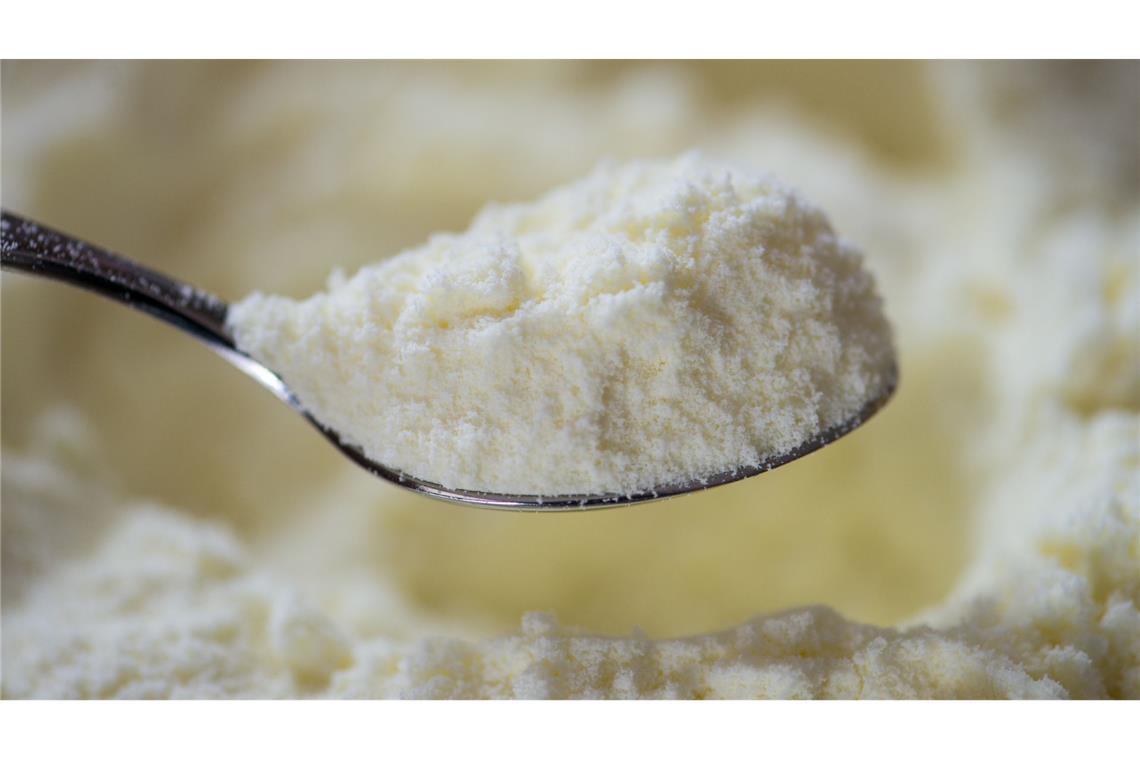 Danone ruft in Deutschland erneut Chargen seiner Babynahrung zurück. (Symbolbild)