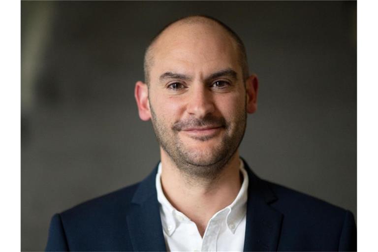 Danyal Bayaz (Bündnis 90/Die Grünen), Finanzminister von Baden-Württemberg, lächelt. Foto: Marijan Murat/dpa