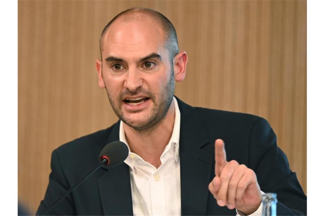 Land und Kommunen: Vor Finanzausgleich Aufgaben priorisieren Danyal Bayaz (Bündnis 90/Die Grünen), Finanzminister von Baden-Württemberg. Foto: Bernd Weißbrod/dpa