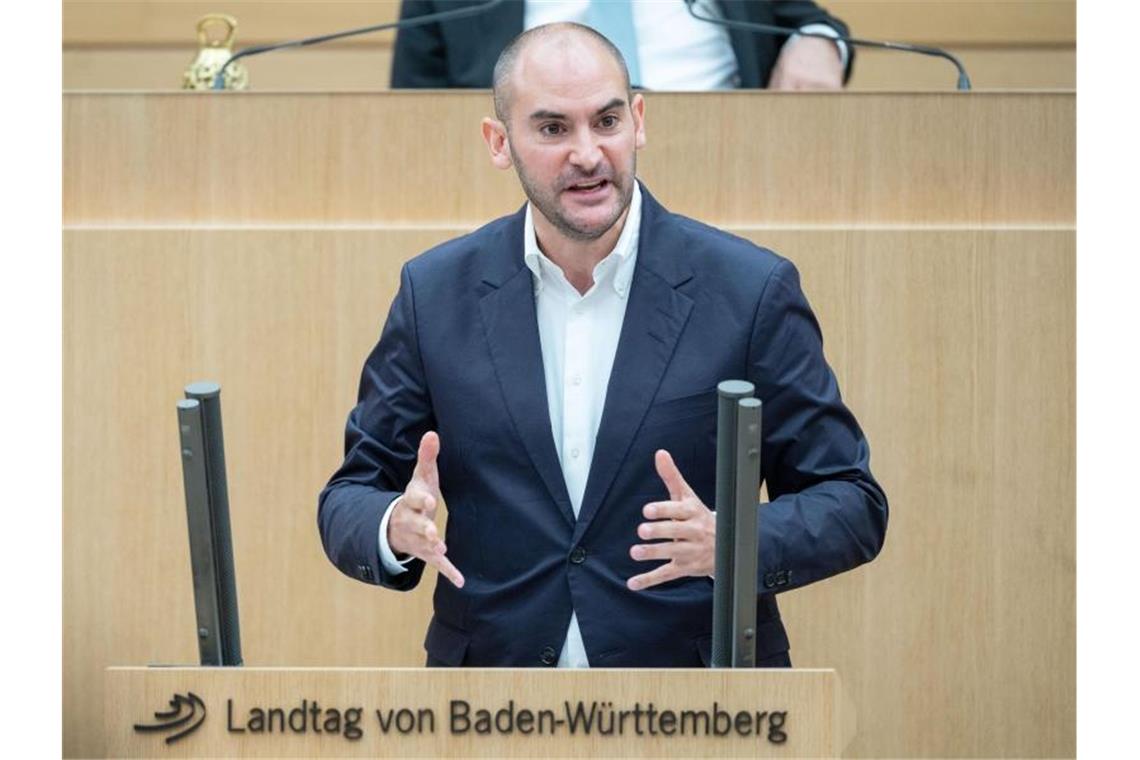 Bayaz: Impfpflicht nicht einfach ausschließen Danyal Bayaz (Bündnis 90/Die Grünen) spricht. Foto: Marijan Murat/dpa/Archivbild