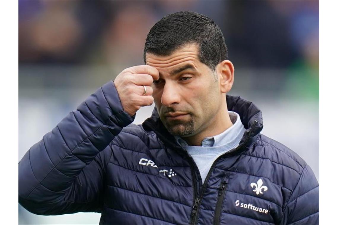 Darmstadt 98 vor Geisterspiel: „Sehr spezielle Situation“ Darmstadts Trainer Dimitrios Grammozis vor dem Spiel. Foto: Thomas Frey/dpa/Archivbild