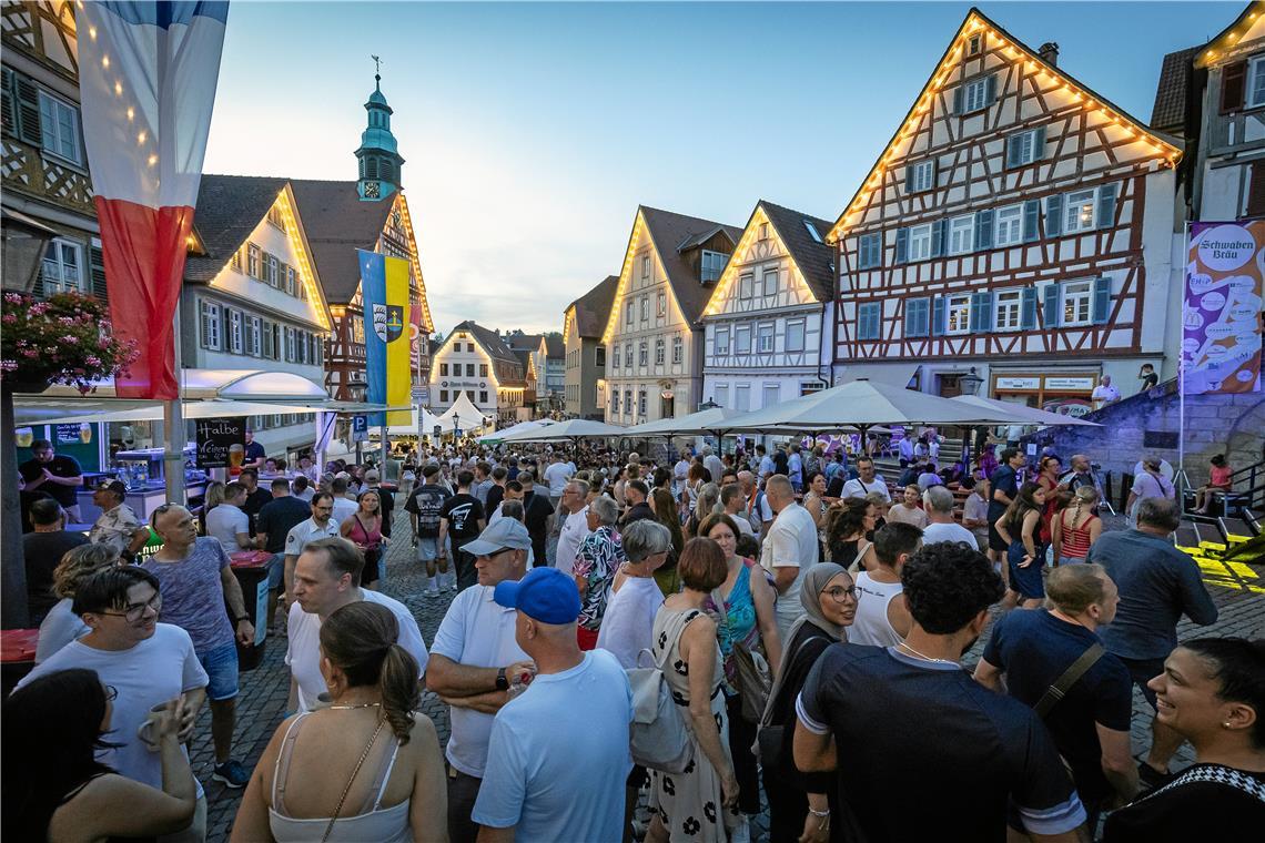 Das 54. Backnanger Straßenfest ist gestartet.