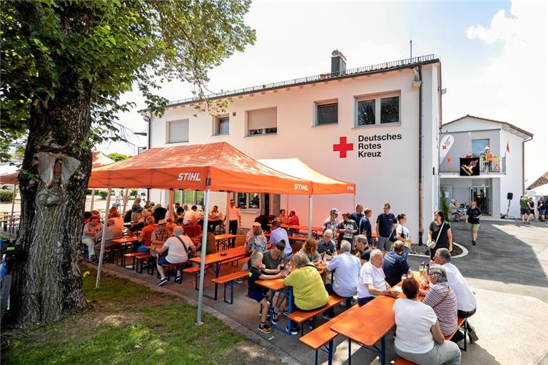 Das alte Gebäude ist saniert worden und wird gemeinsam genutzt, rechts ist zudem der neue Anbau zu sehen. Foto: Dietmar van der Linden