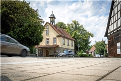 Das alte Rathaus in Heutensbach soll saniert werden, wenn die Fördergelder da sind. (Archivfoto)