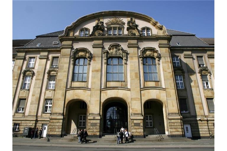 Das Amts- und Landgericht in Mönchengladbach. Unter Ausschluss der Öffentlichkeit schilderte die 20-Jährige die Ereignisse jener Nacht im April 2018 aus ihrer Sicht. Foto: Roland Weihrauch