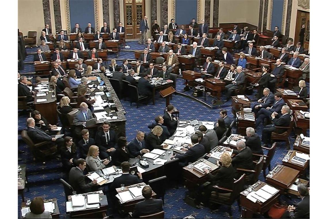 Impeachment-Ankläger appellieren an Gewissen der Senatoren Das Amtsenthebungsverfahren gegen Trump geht dem Ende entgegen. Foto: Uncredited/Senate Television/AP/dpa