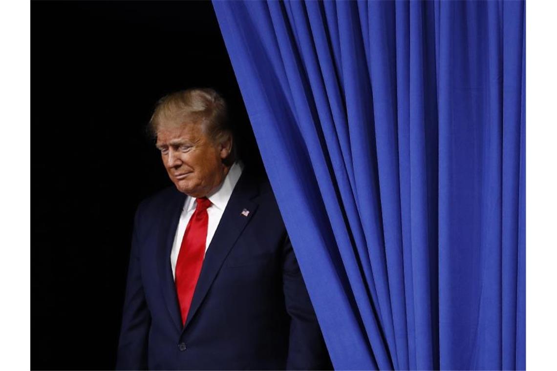 Das Amtsenthebungsverfahren gegen US-Präsident Trump nimmt mit der Vorlage konkreter Anklagepunkte Form an. Foto: Patrick Semansky/AP/dpa