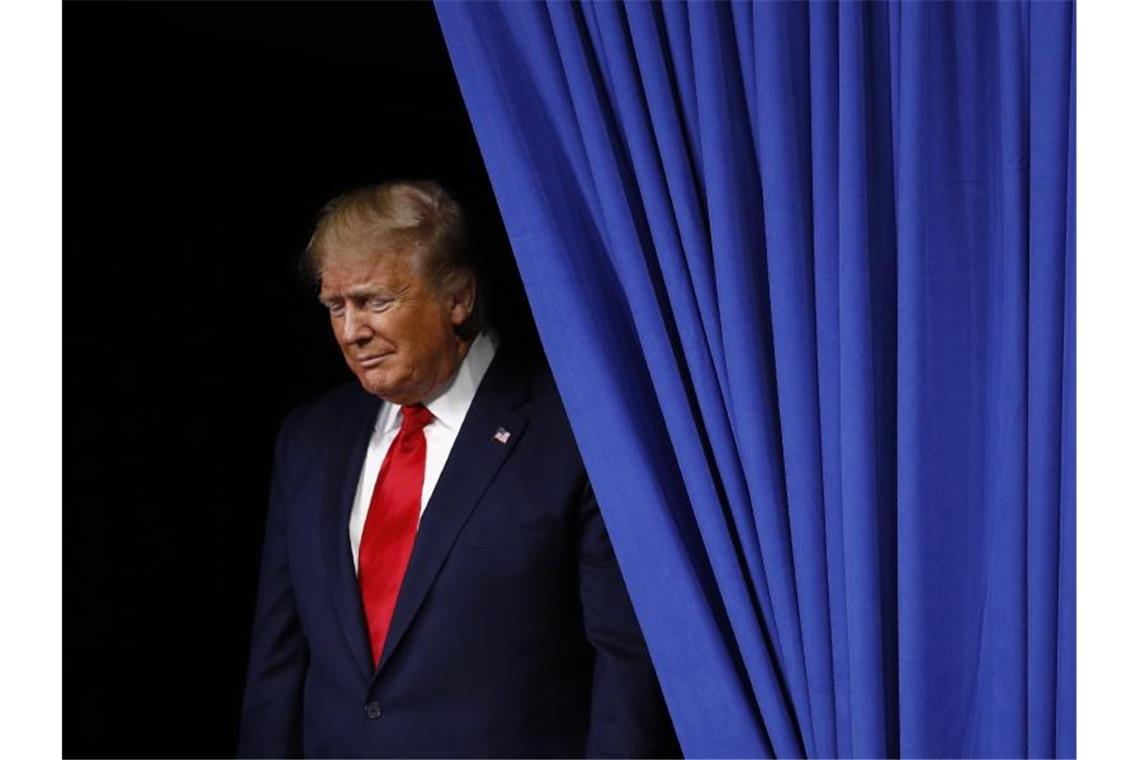 Vorbereitungen für Trump-Impeachment schreiten voran Das Amtsenthebungsverfahren gegen US-Präsident Trump nimmt mit der Vorlage konkreter Anklagepunkte Form an. Foto: Patrick Semansky/AP/dpa