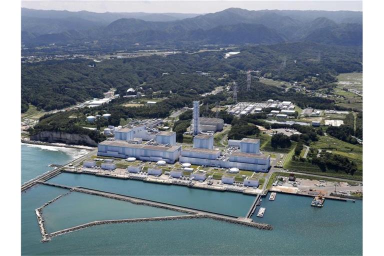 Das Atomkraftwerk Fukushima Daiichi auf einer Aufnahme aus dem Jahr 2018. Sieben Jahre vorher kam es in der Folge eines Bebens und Tsunamis im dem Werk zu einem Super-GAU. Foto: ---/Kyodo/dpa