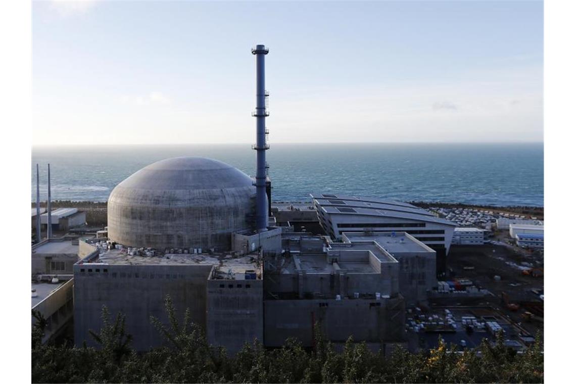 Das Atomkraftwerk im französischen Flamanville. Foto: Charly Triballeau/AFP/dpa