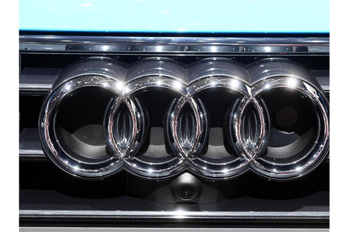 BGH: Audi haftet nicht automatisch für VW-Abgasbetrug Das Audi Logo ist auf dem 89. Internationalen Genfer Autosalon zu sehen. Foto: Uli Deck/dpa