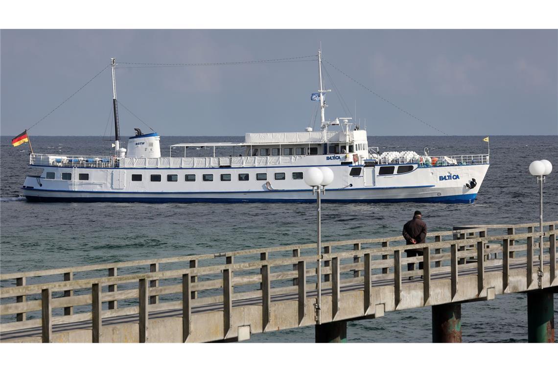 Fahrgastschiff in Kühlungsborn droht zu sinken Das Ausflugsschiff „MS Baltica“ droht zu sinken.