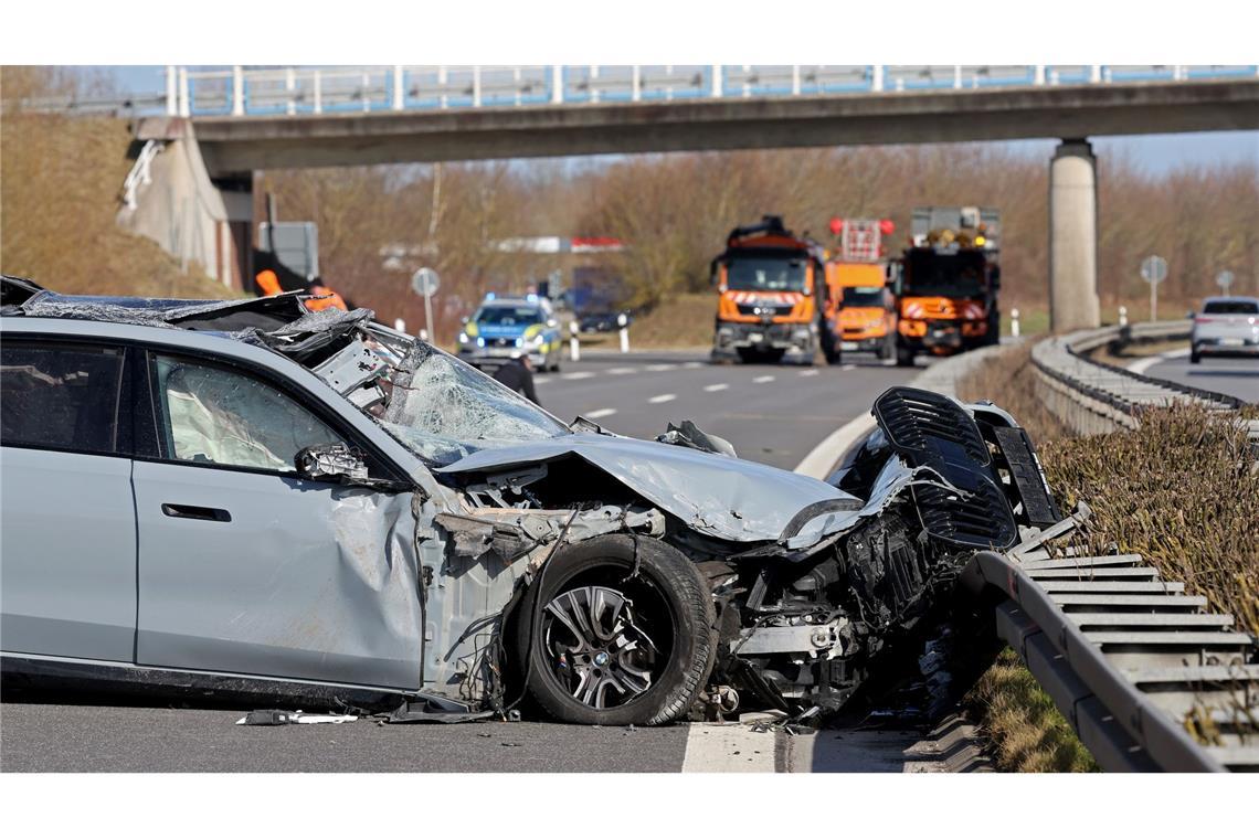 Das Auto des Verkehrsministers überschlug sich bei dem Unfall.