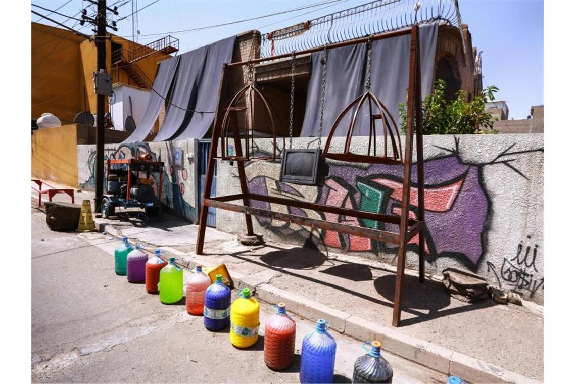 Deutsche Kuratorin in Bagdad entführt Das Bait-Tarkib-Kunstzentrum in der Abu-Nawas-Straße im Stadtteil Abu Nawas, wo Hella Mewis entführt wurde. Foto: Ameer Al Mohammedaw/dpa