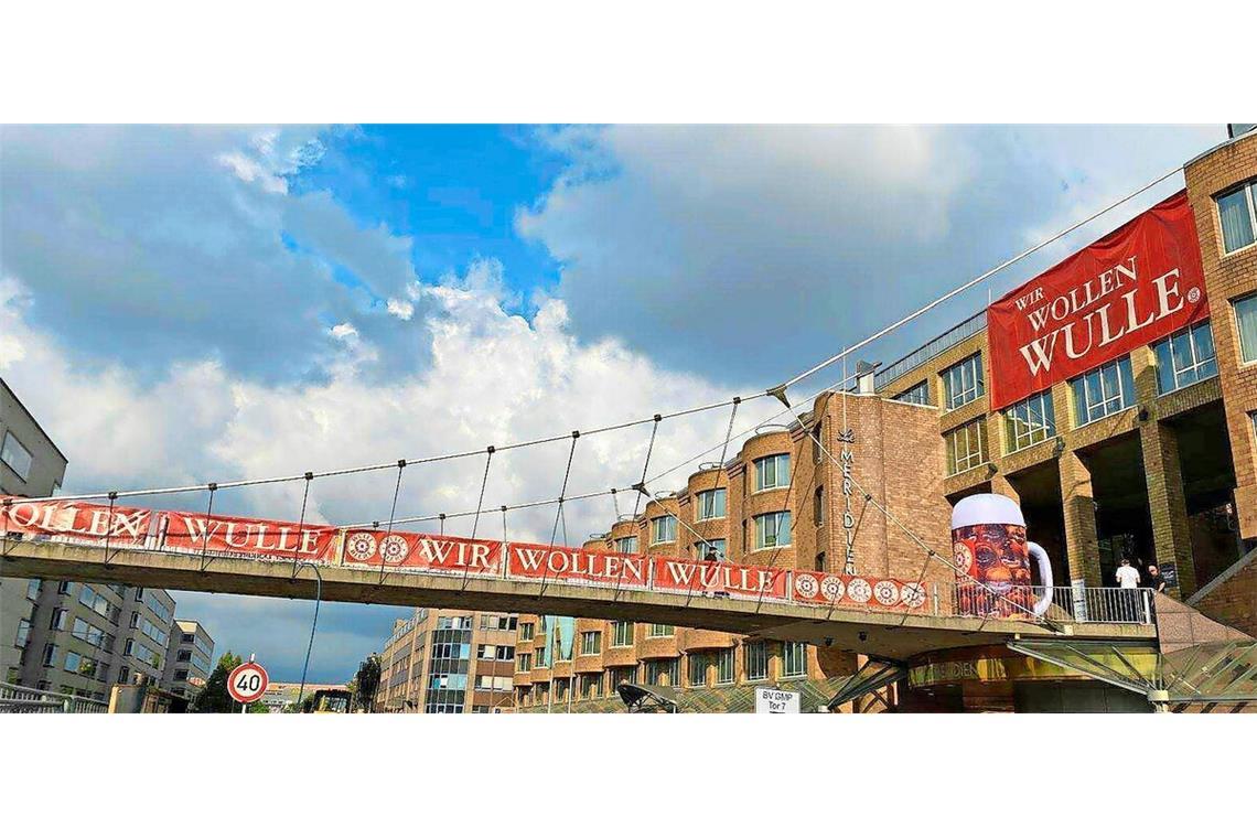 Das Banner am Wulle-Steg beim Hotel Le Meridien war nach vier Tagen plötzlich verschwunden.