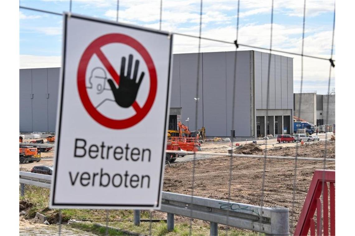 Debatte nach Teslas Kritik an Genehmigungspraxis Das Baugelände der Tesla Gigafactory östlich von Berlin. Foto: Patrick Pleul/dpa-Zentralbild/dpa