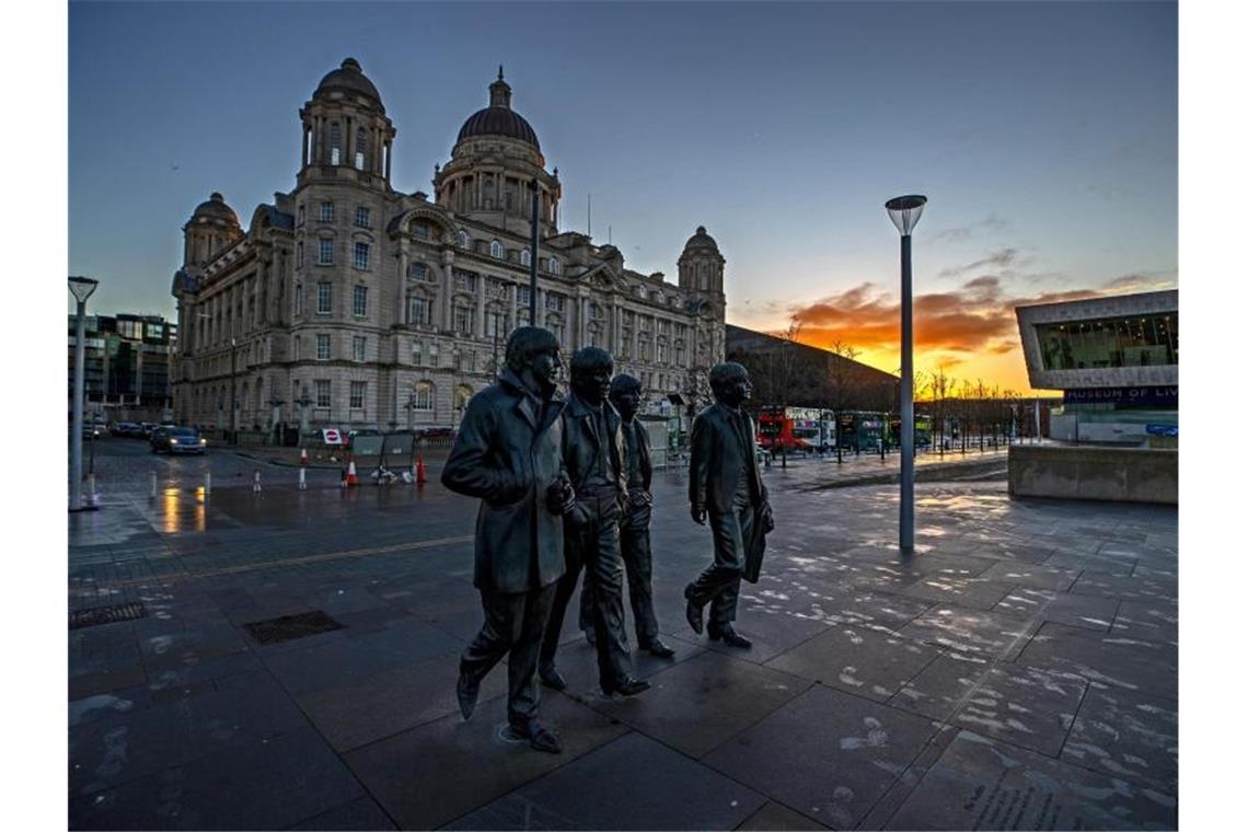 Das Beatles-Denkmal am Pier Head in Liverpool. Foto: Peter Byrne/PA Wire/dpa