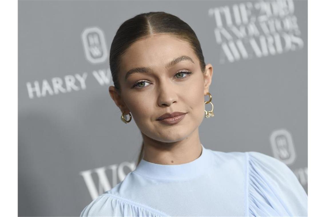 Das bekannte US-Model Gigi Hadid wurde als Jurorin ausgeschlossen. Es wurde gemutmaßt, dass ihr Status als bekannte Persönlichkeit der Verhandlung schaden könnte. Foto: Evan Agostini/Invision/AP/dpa