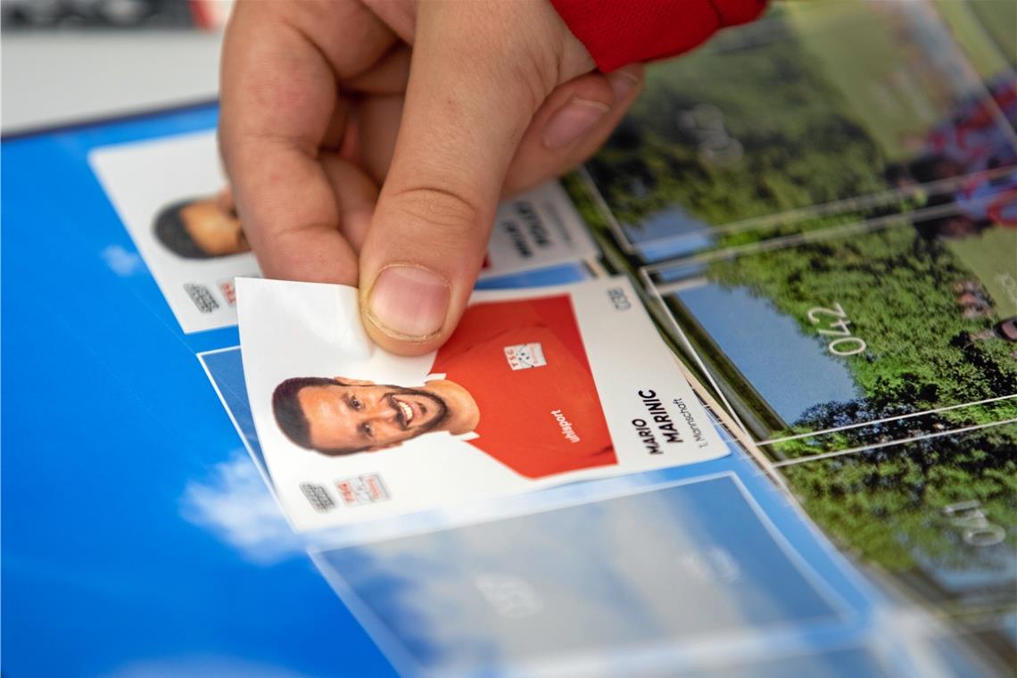 Das Bildchen von Oberliga-Torjäger Mario Marinic gehört sicherlich zu den begehrtesten.