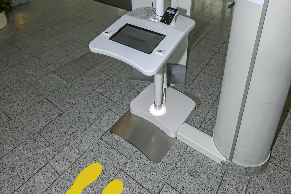 Den Ämtern fehlen die Geräte für digitale Ausweisfotos Das bisherige Terminal im Backnanger Bürgerbüro, mit dem analog Fotos gemacht werden konnten, wird abgeschafft, sobald die neuen Geräte geliefert wurden. Foto: Alexander Becher