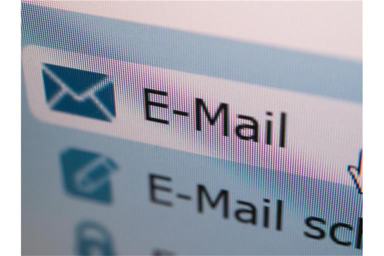 Das BKA warnt vor betrügerischen Mails. Foto: Andrea Warnecke/dpa-tmn