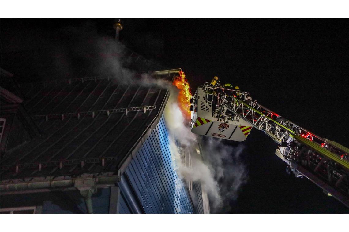 Verdächtiger nach Brand von größter Holzkirche ausgemacht Das Brandgutachten bestätigt: Das Feuer war Brandstiftung. (Archivbild)