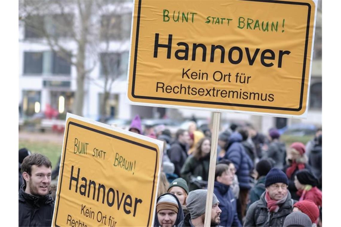 Das Bündnis „Bunt statt Braun“ hat zum Protest gegen den NPD-Aufmarsch aufgerufen. Foto: Ole Spata/dpa