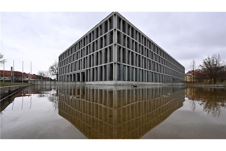 Das Bundesarbeitsgericht hat bereits in mehreren Grundsatzurteilen zum Tragen eines Kopftuchs am Arbeitsplatz entschieden. (Archivbild)