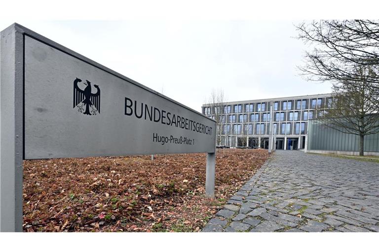 Das Bundesarbeitsgericht verhandelt über Lohngerechtigkeit zwischen Frauen und Männern (Illustration).