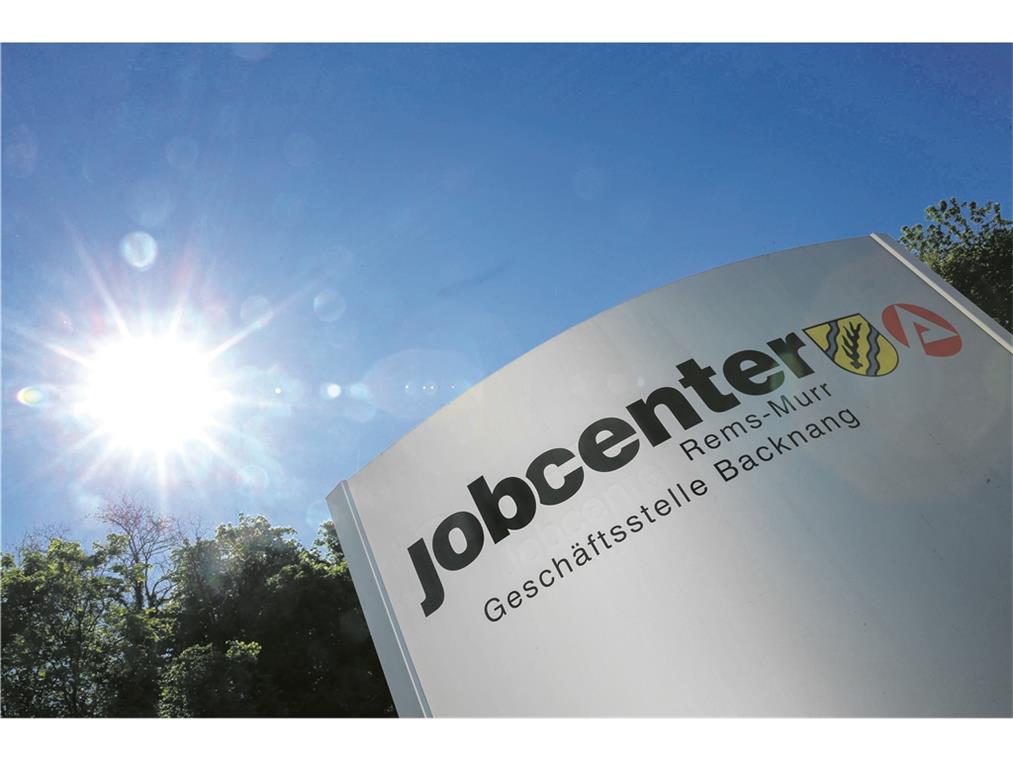 „Es geht nicht um Mercedes oder VW“ Das Bundesverfassungsgericht befasst sich mit der Praxis der Jobcenter, Verstöße gegen Hartz-IV-Auflagen mit Sanktionen zu belegen. Foto: A. Becher