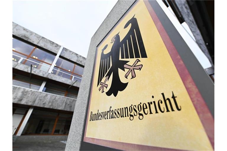 Das Bundesverfassungsgericht gibt seine Entscheidung bekannt. Foto: Uli Deck/dpa