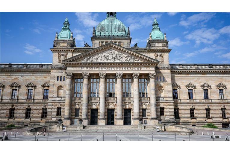 Das Bundesverwaltungsgericht Leipzig prüft das Verbot des rechtsextremen Magazins "Compact" (Symbolfoto)