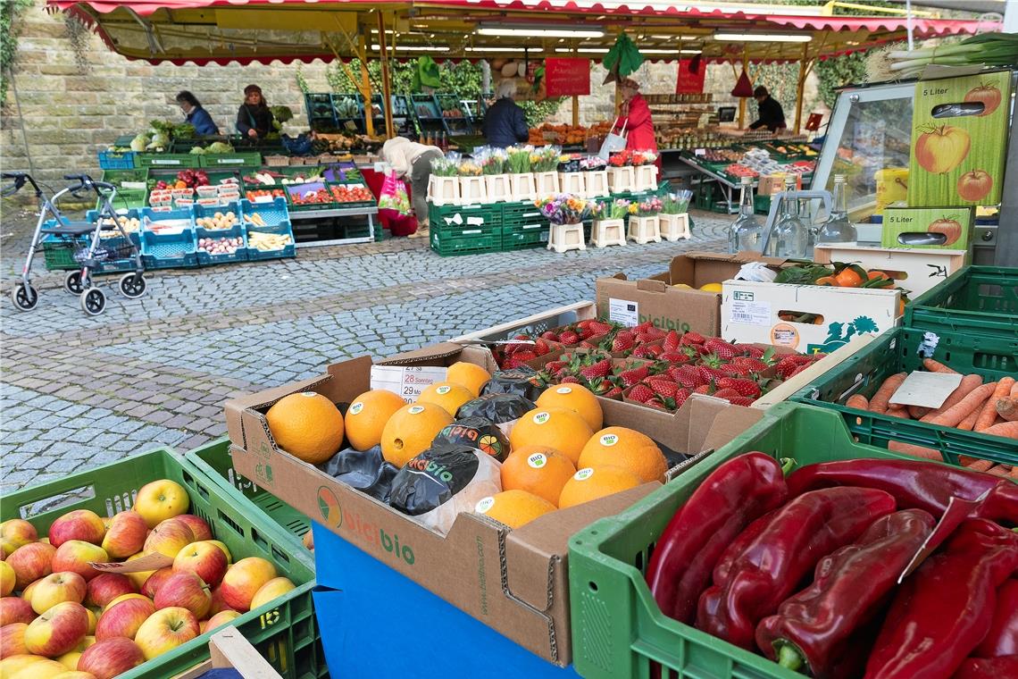 Das bunte Angebot des Wochenmarkts in Unterweissach gibt es ab Januar am neuen Standort in der Welzheimer Straße. Foto: J. Fiedler